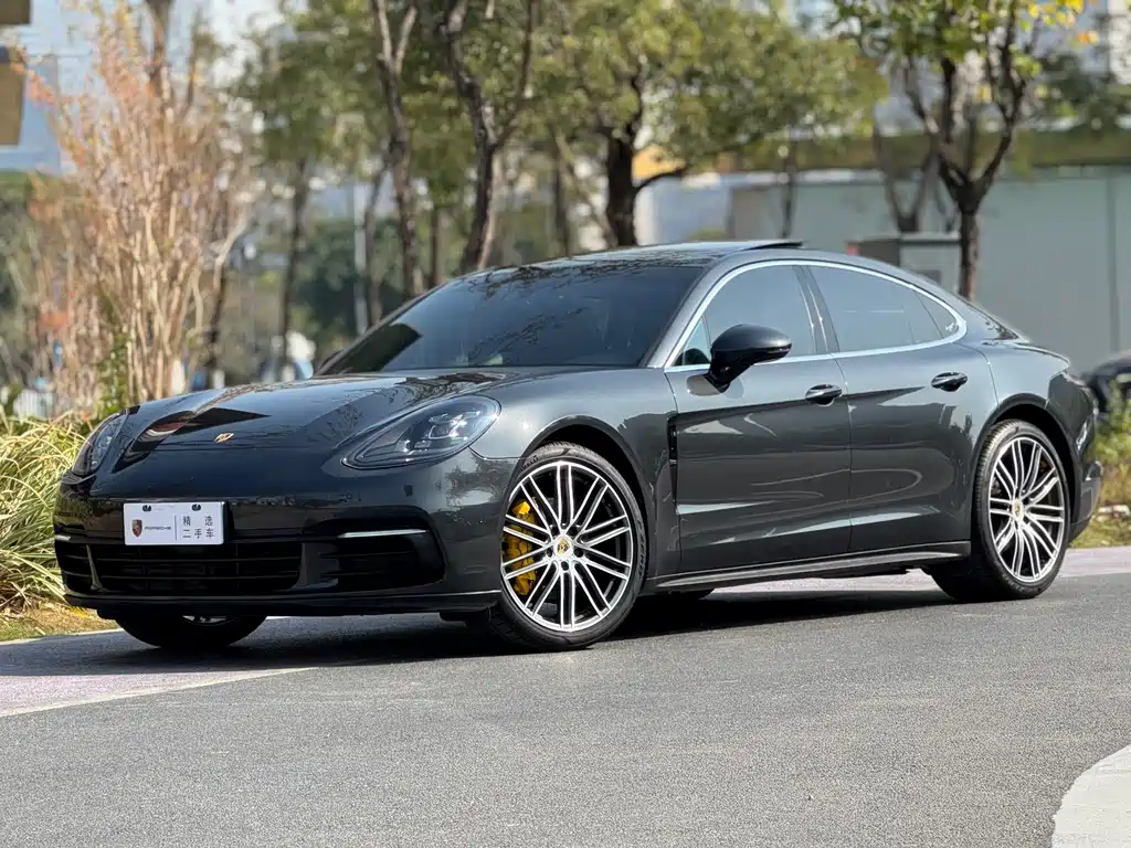 PORSCHE PANAMERA