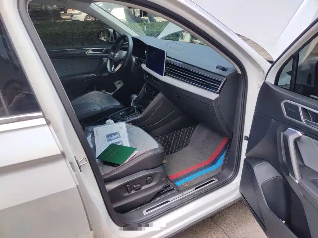 Volkswagen Tiguan L — миниатюра 18