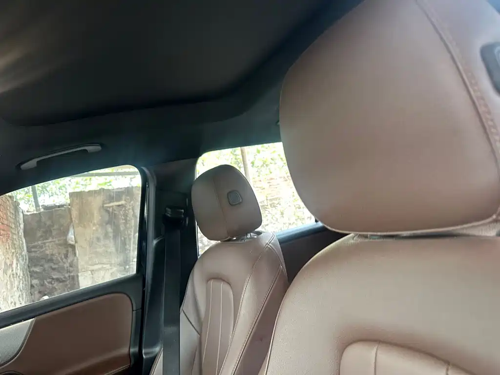 Mercedes-Benz GLB — миниатюра 8