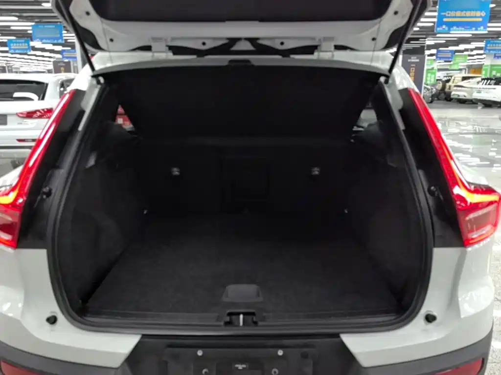 Volvo XC40 — миниатюра 19
