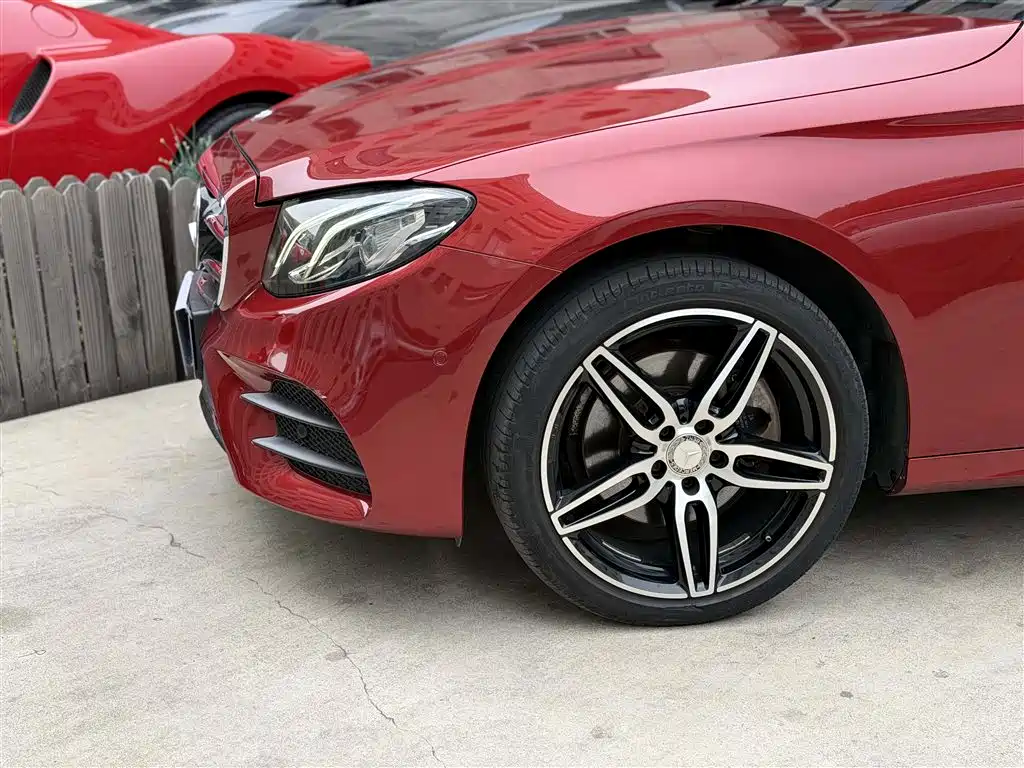 MERCEDES-BENZ E CLASS