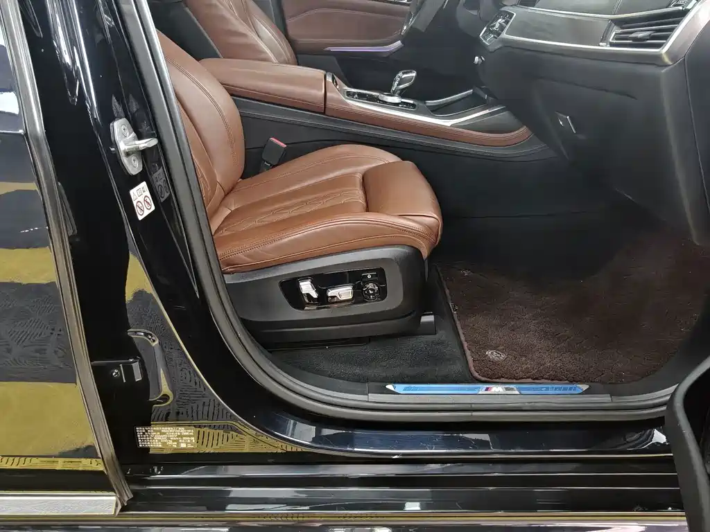 BMW X7 — миниатюра 10