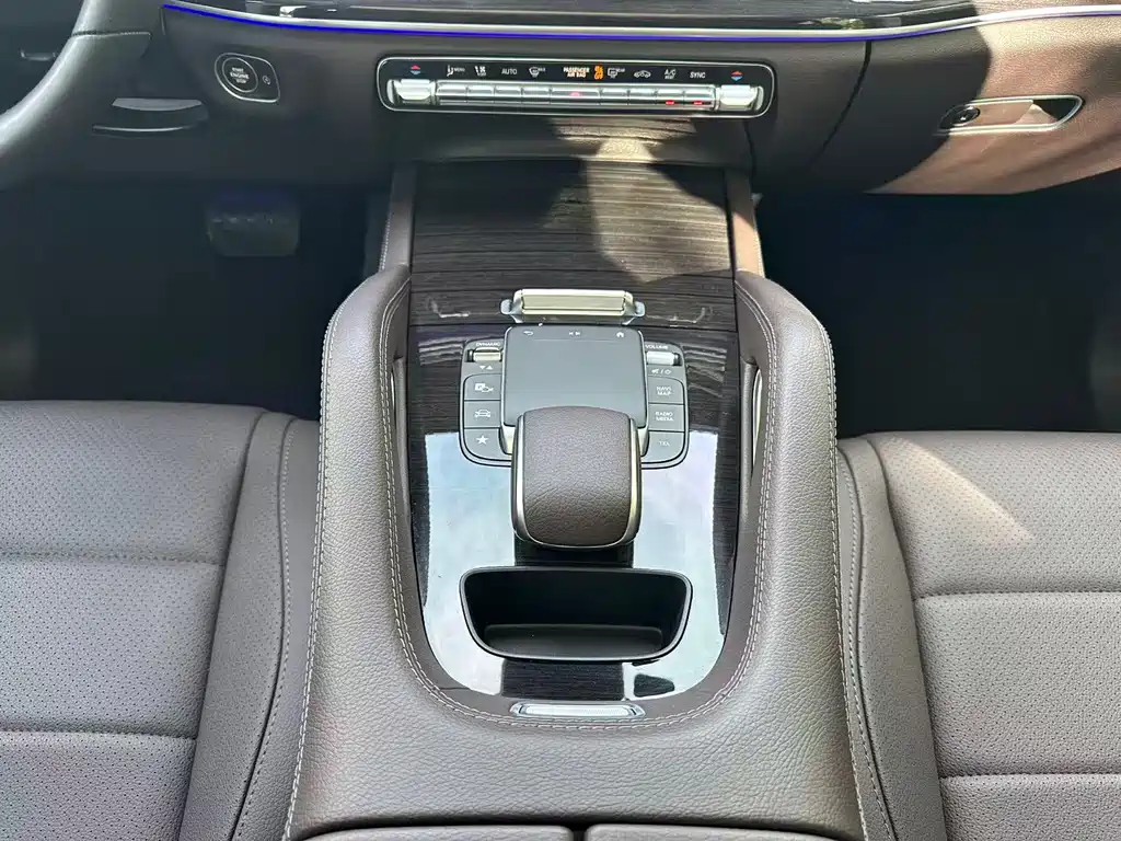 Mercedes-Benz GLE (Import) — миниатюра 21