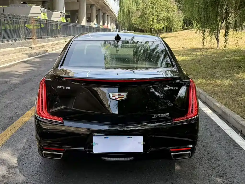 Cadillac XTS — миниатюра 5