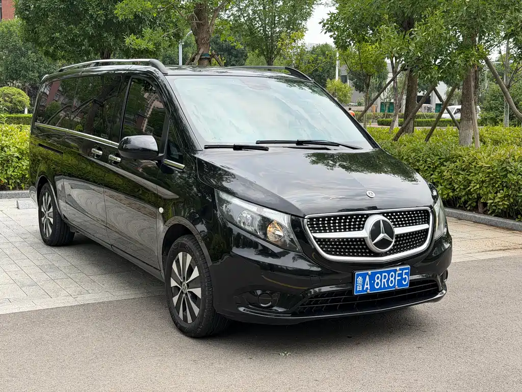 Mercedes-Benz Vito 2023 2.0T 7 мест