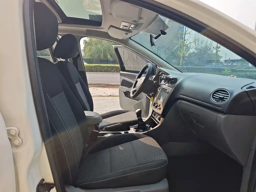 Ford Focus — миниатюра 11