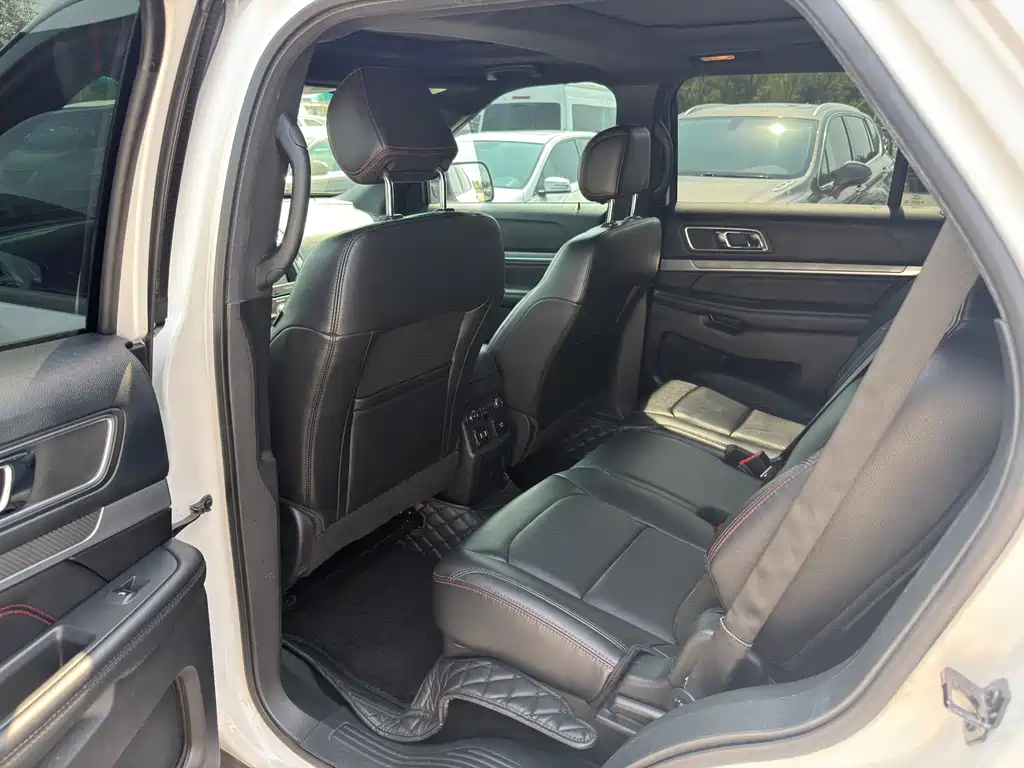 Ford Explorer (Import) — миниатюра 6