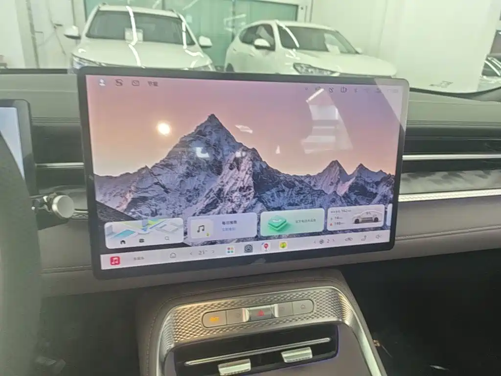 Roewe M7 DMH — миниатюра 13