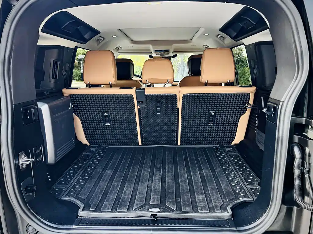 Land Rover Defender — миниатюра 17