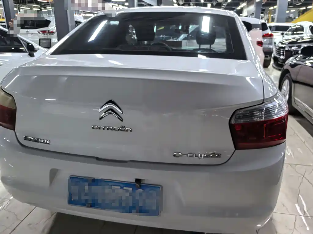 Citroen Elysee — миниатюра 5