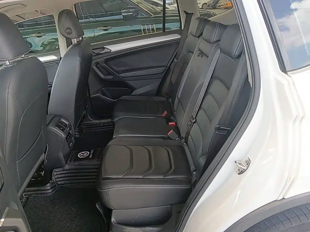 Volkswagen Tiguan L — миниатюра 17