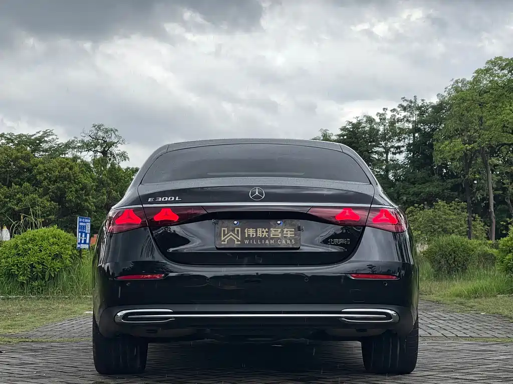 Mercedes-Benz E-Class — миниатюра 5