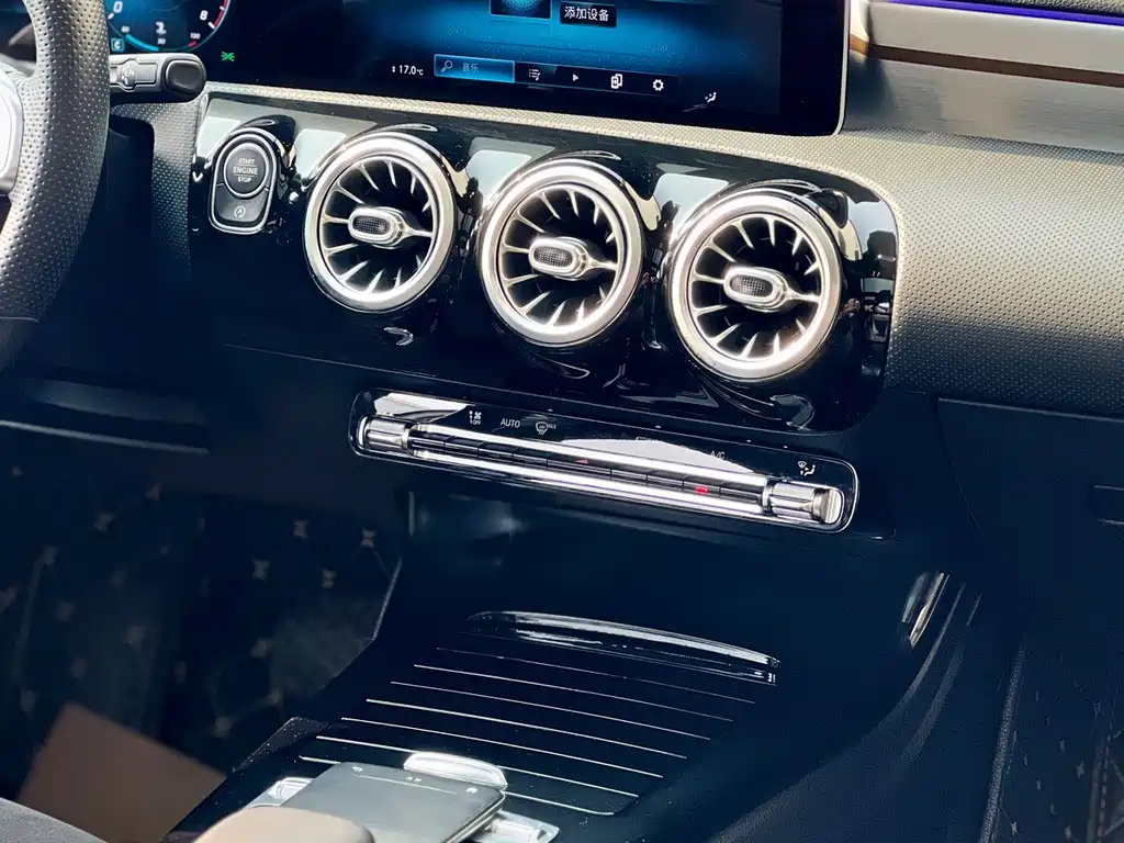 Mercedes-Benz A-Class — миниатюра 12