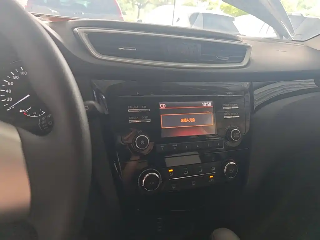 Nissan Qashqai — миниатюра 13