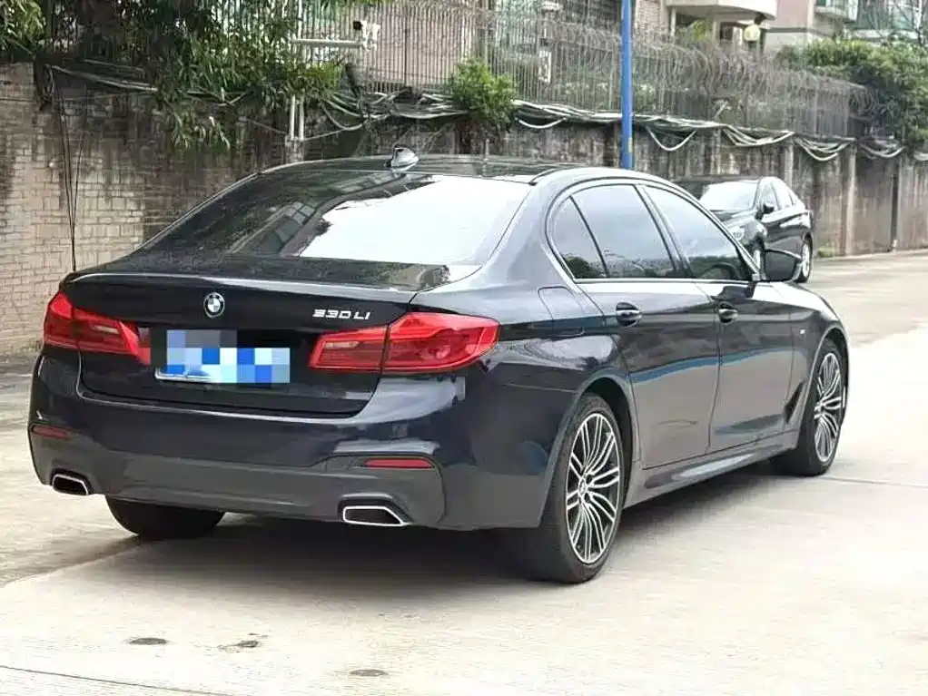 BMW 5 Series — миниатюра 3