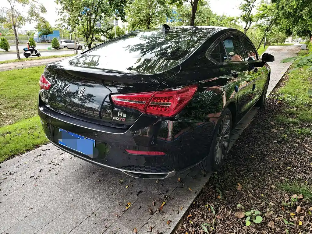Hongqi Hongqi H5 — миниатюра 8