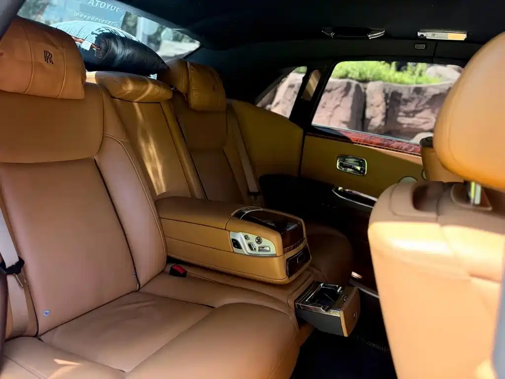 Rolls-Royce Ghost — миниатюра 13