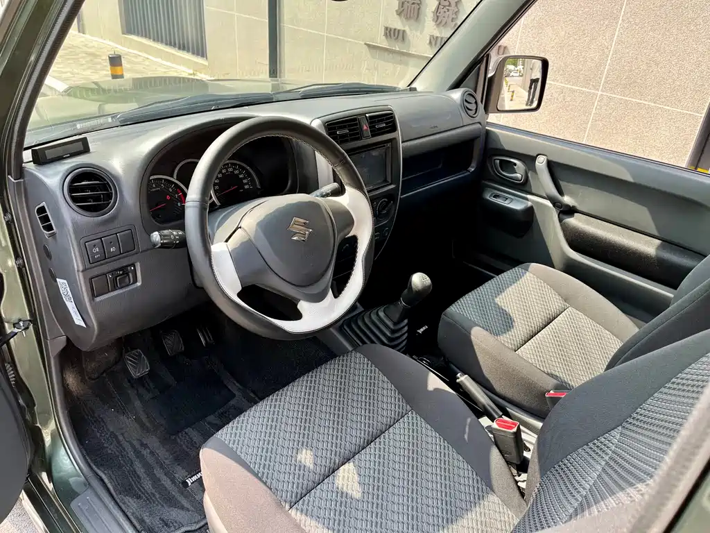 Suzuki Jimny — миниатюра 10