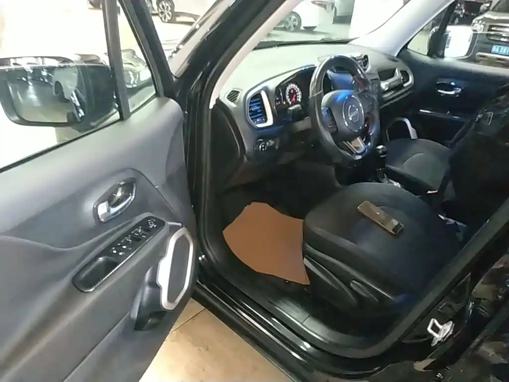 Jeep Renegade — миниатюра 16