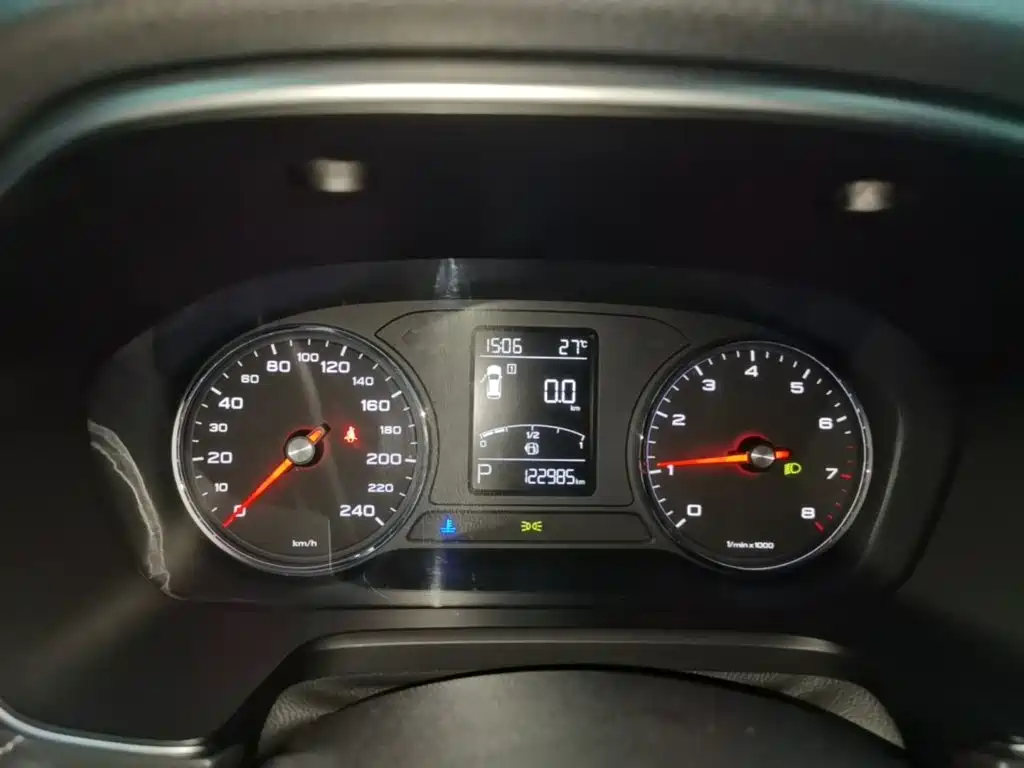 Roewe RX5 — миниатюра 12