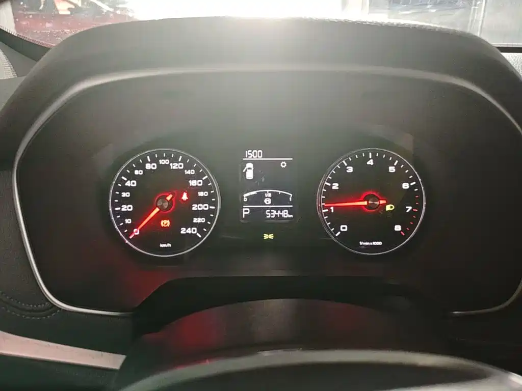 Roewe RX5 — миниатюра 12