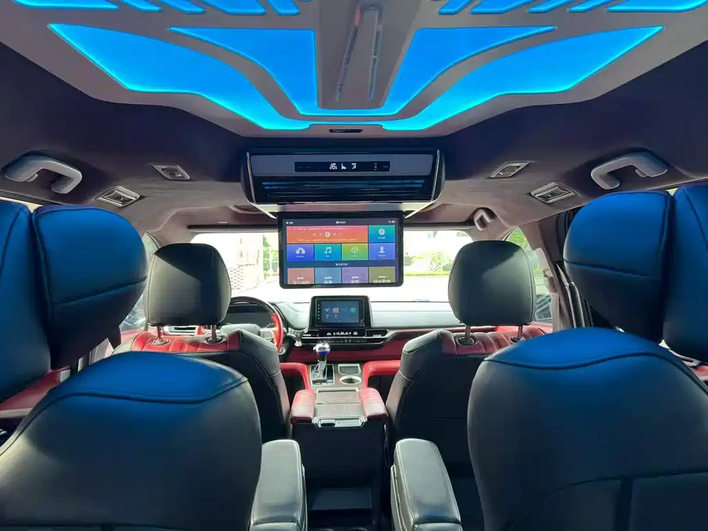 Toyota Sienna — миниатюра 9