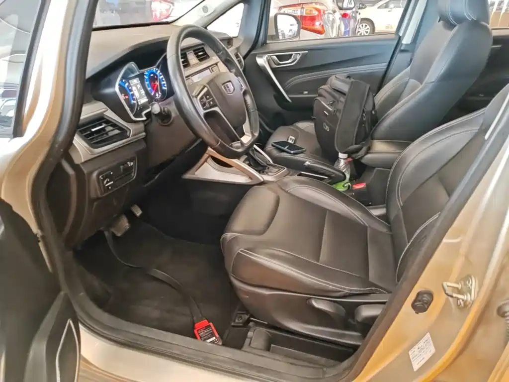 Geely Vision X3 — миниатюра 15