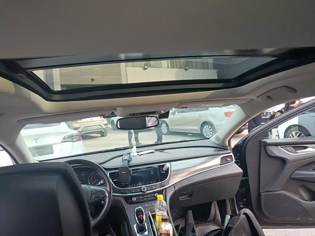 Buick LaCrosse — миниатюра 18