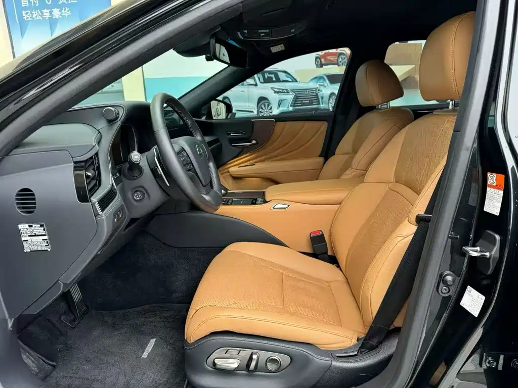 Lexus LS — миниатюра 4