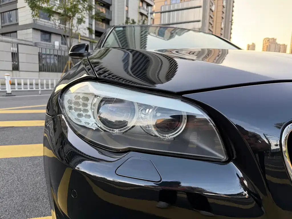 BMW 5 Series — миниатюра 25