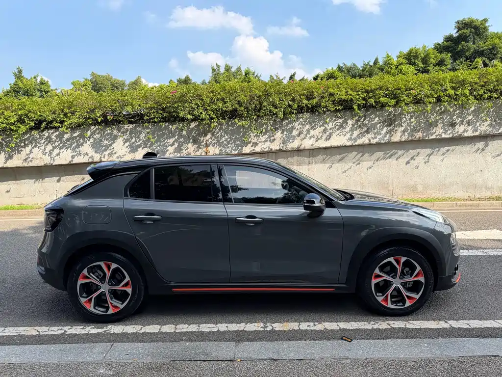 Lynk & Co 02 — миниатюра 5
