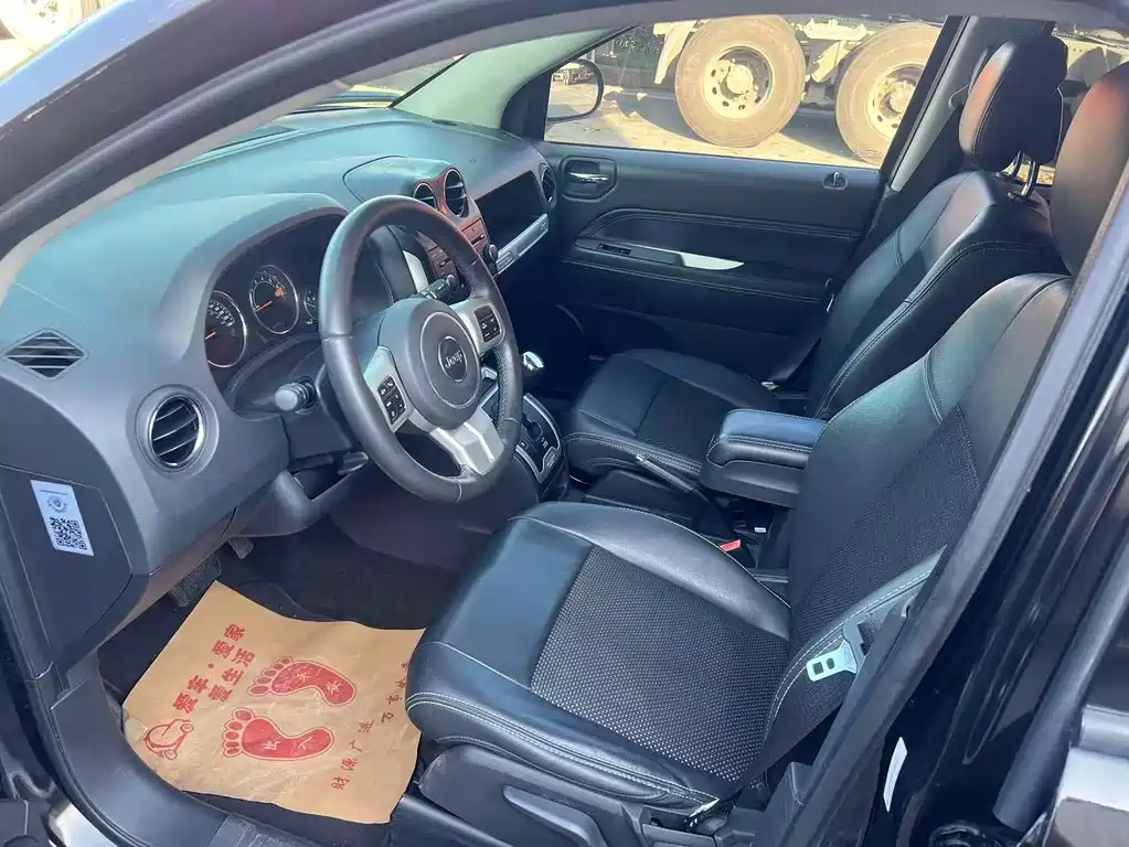 Jeep Compass (Import) — миниатюра 10
