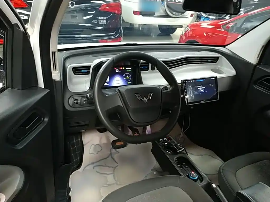 Wuling MINIEV — миниатюра 11