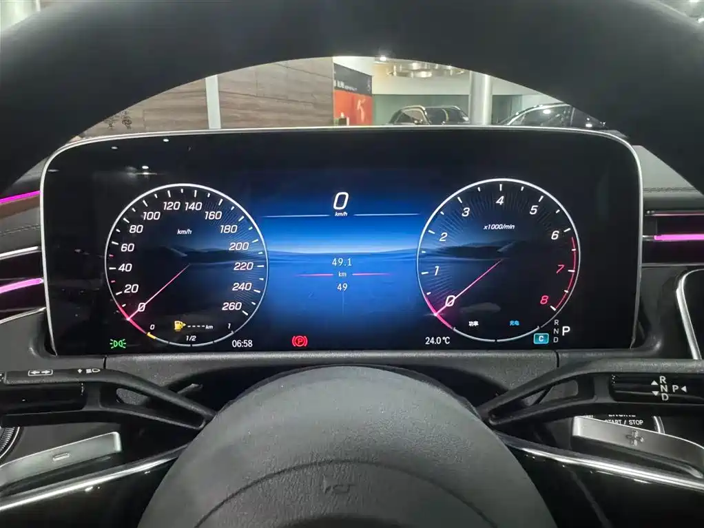 Mercedes-Benz E-Class (Import) — миниатюра 12