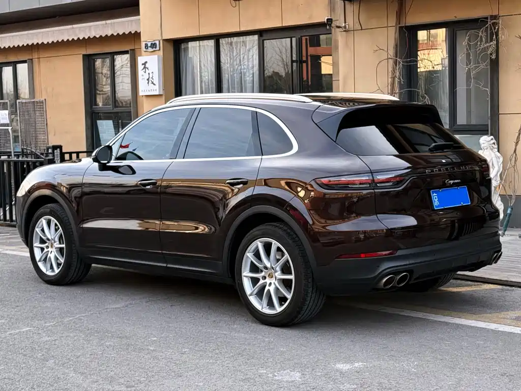 PORSCHE CAYENNE