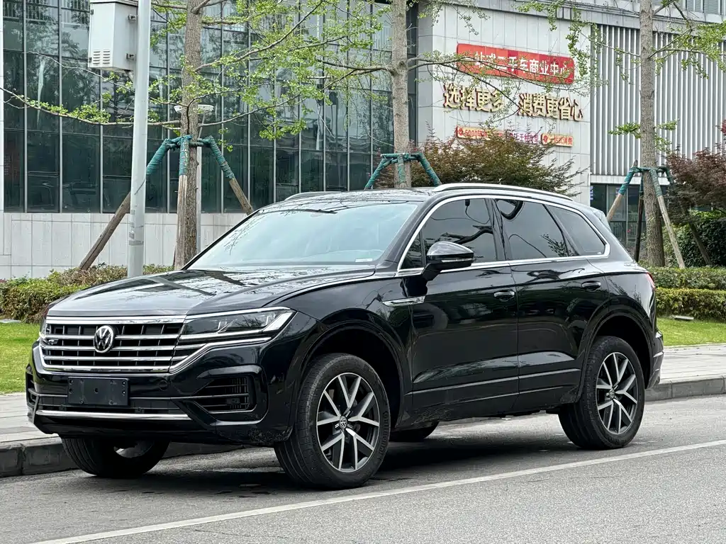 Купить Volkswagen Touareg