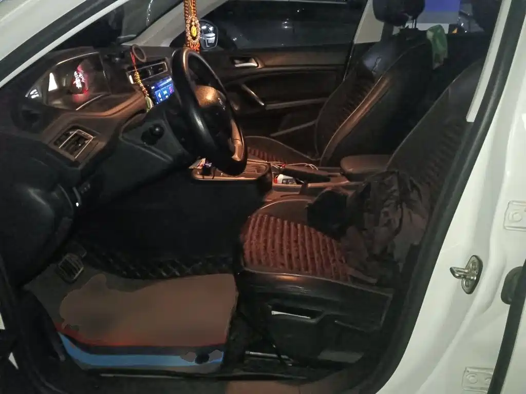 Peugeot 308 — миниатюра 16