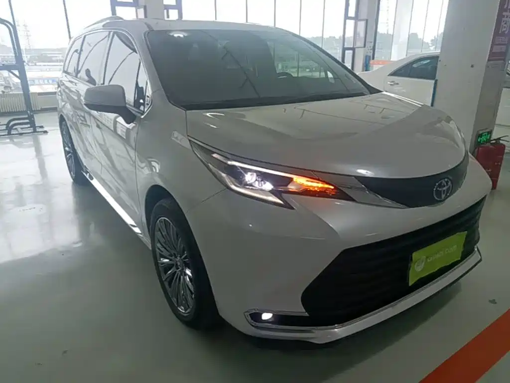 Toyota Sienna 2023 2.5L Comfort