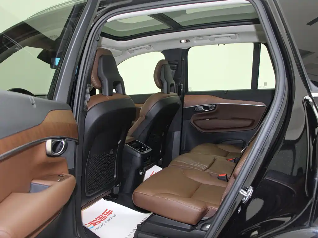Volvo XC90 — миниатюра 10