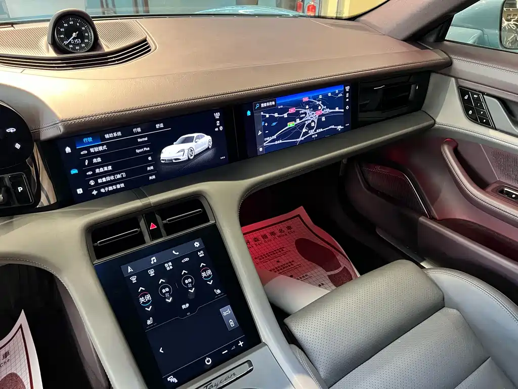 Porsche Taycan — миниатюра 18