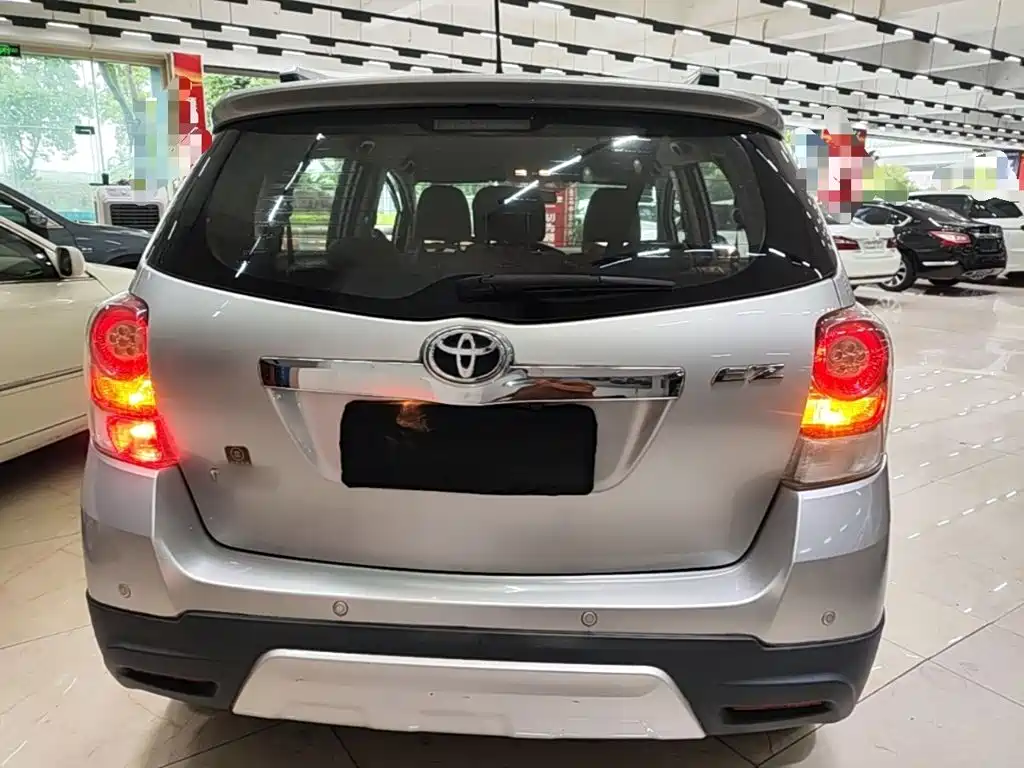 Toyota Verso — миниатюра 6
