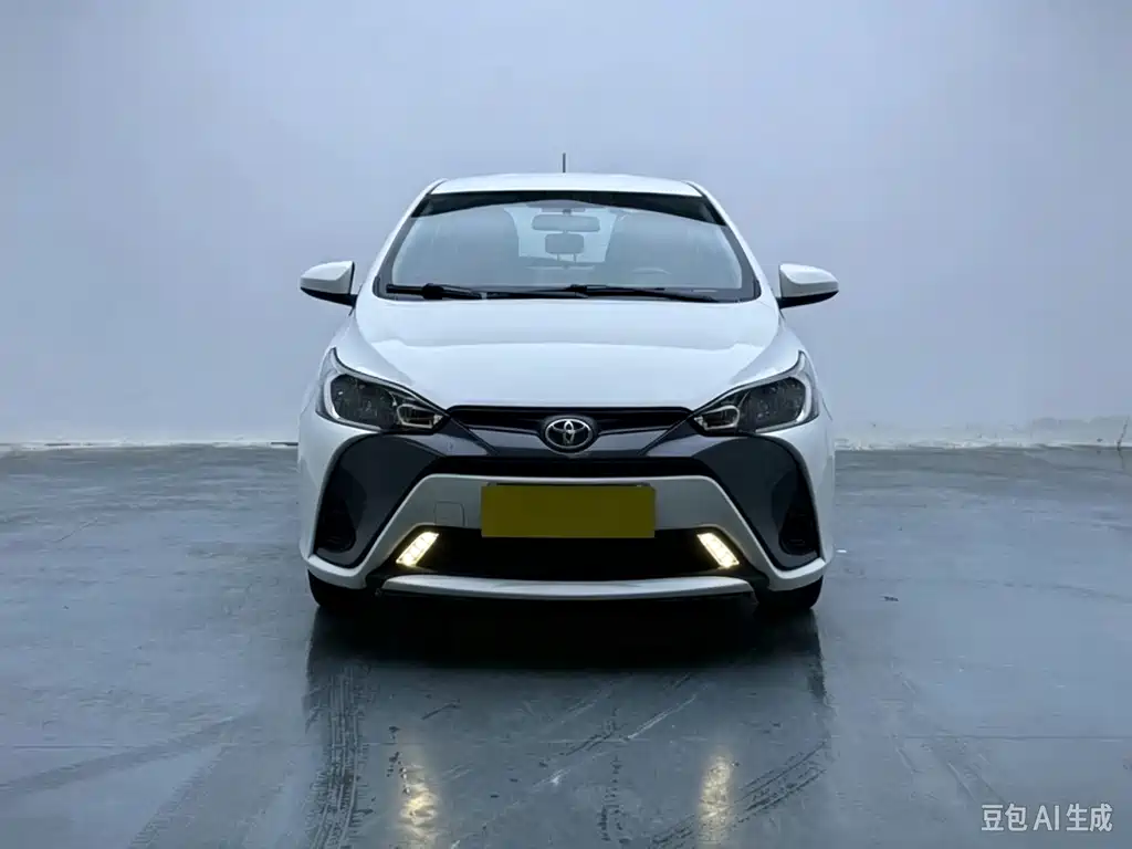 Toyota Yaris L — миниатюра 3