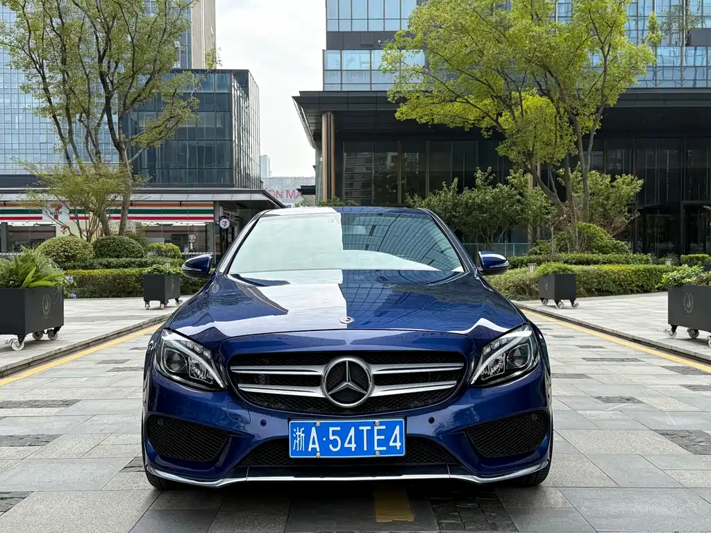 Mercedes-Benz C-Class — миниатюра 2