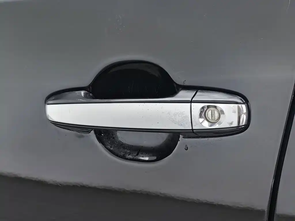 Toyota Camry — миниатюра 18