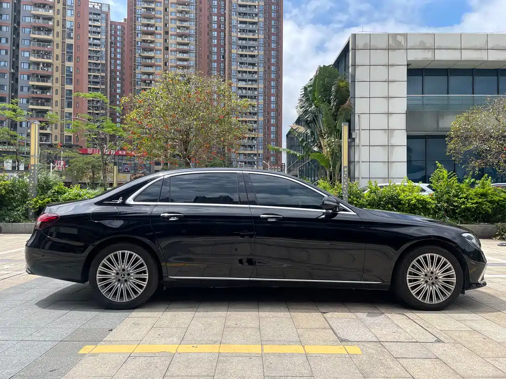 Mercedes-Benz E-Class — миниатюра 4