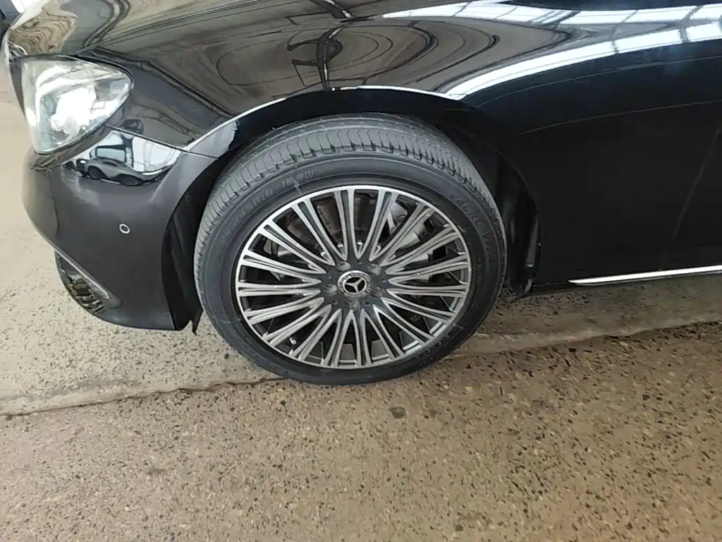 Mercedes-Benz E-Class — миниатюра 23