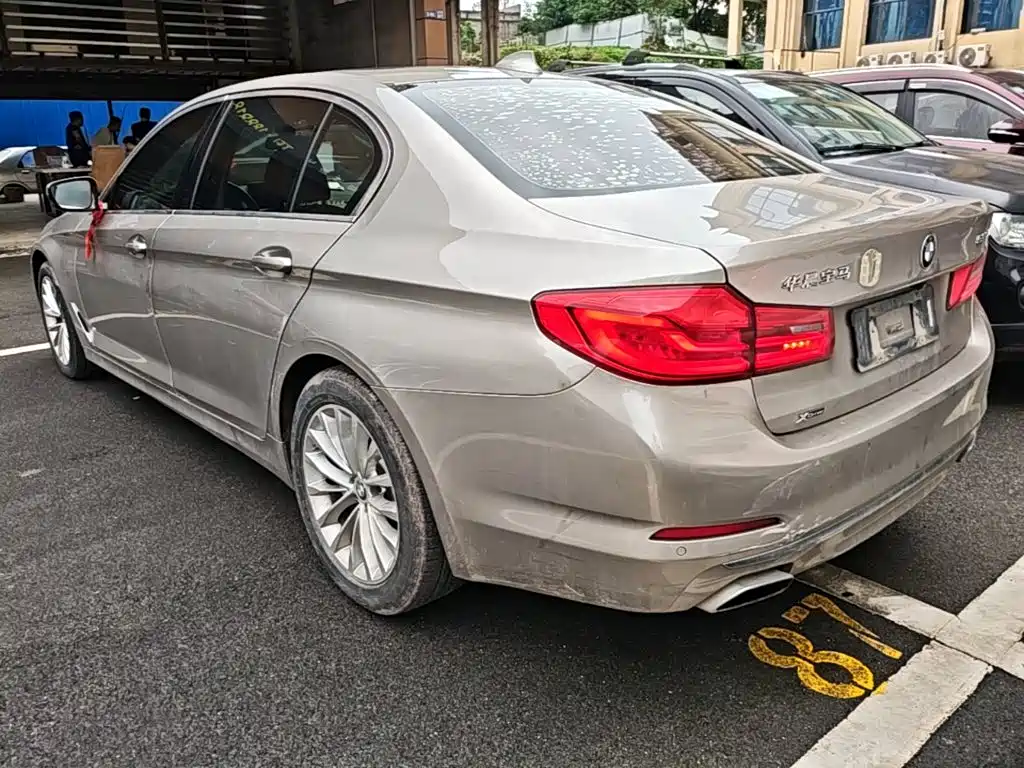 BMW 5 Series — миниатюра 5