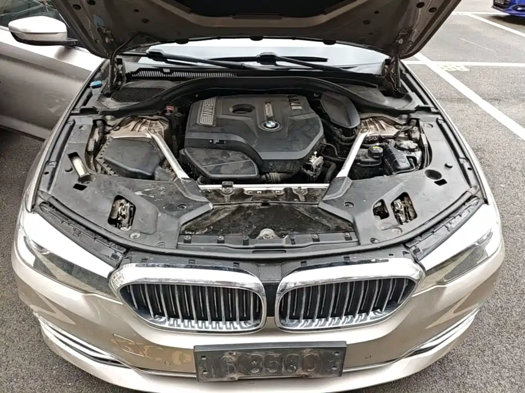BMW 5 Series — миниатюра 20