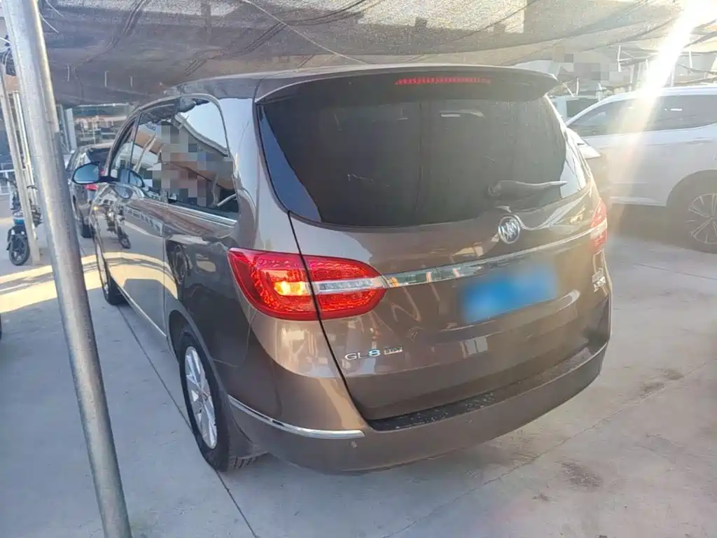 Buick GL8 — миниатюра 5
