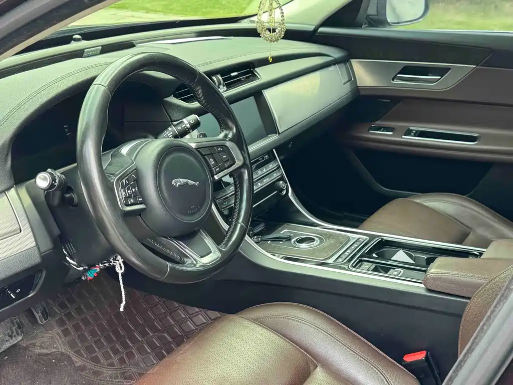 Jaguar XFL — миниатюра 6